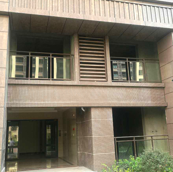 四川巴中楊壩小院陽臺護欄護窗百葉項目