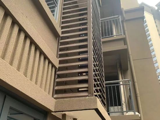 四川隆昌隆城錦翠·錦苑護欄百葉窗空調架項目 四川隆昌隆城錦翠·錦苑護欄百葉窗空調架項目
