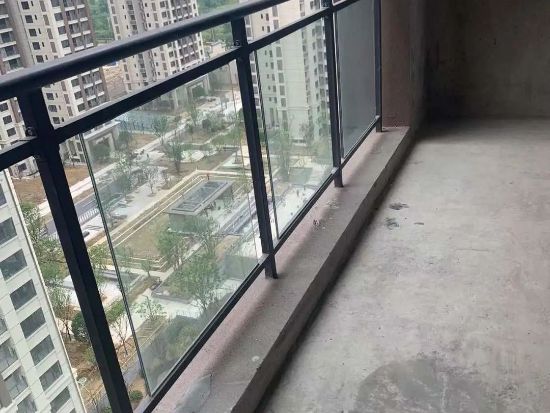 四川隆昌隆城錦翠·錦苑護欄百葉窗空調架項目 四川隆昌隆城錦翠·錦苑護欄百葉窗空調架項目