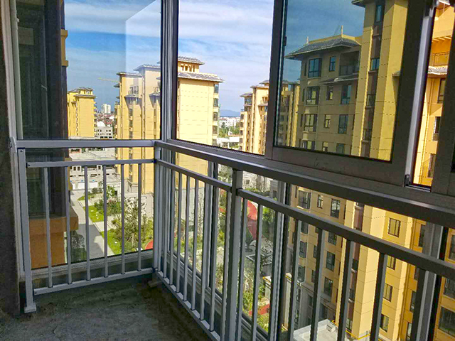 【陜西案例】漢中漢山公館<a href=http://www.tf8013.cn target=_blank class=infotextkey>陽臺護欄</a>項目