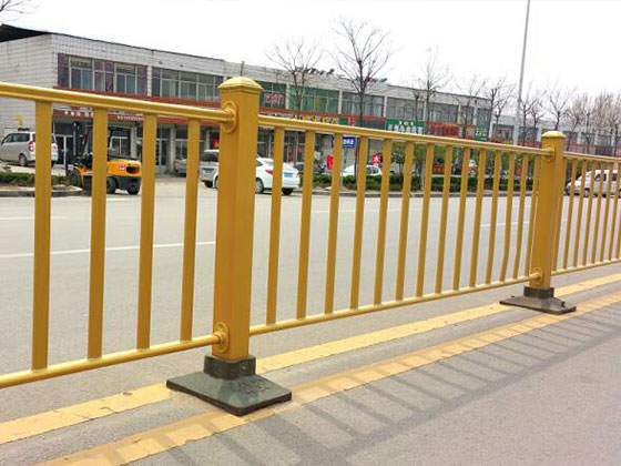 道路護欄的熱鍍鋅生產工藝優勢是什么