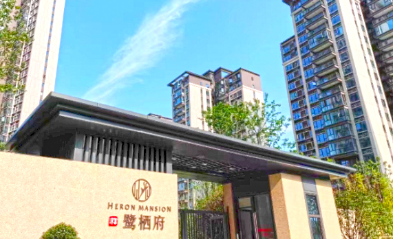 湖南長沙深業鷺棲府玻璃陽臺護欄案例